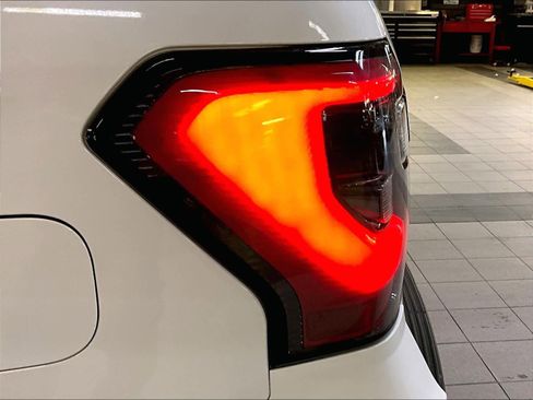 Used 2020 Ford Expedition Limited w/ Equipment Group 303A image 35