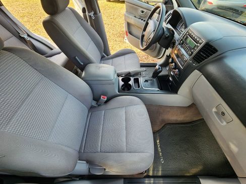 Used 2009 Kia Sorento LX image 9