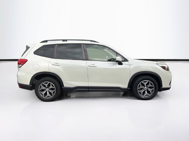 Used 2019 Subaru Forester Premium w/ All-Weather Package AWD/4WD image 11