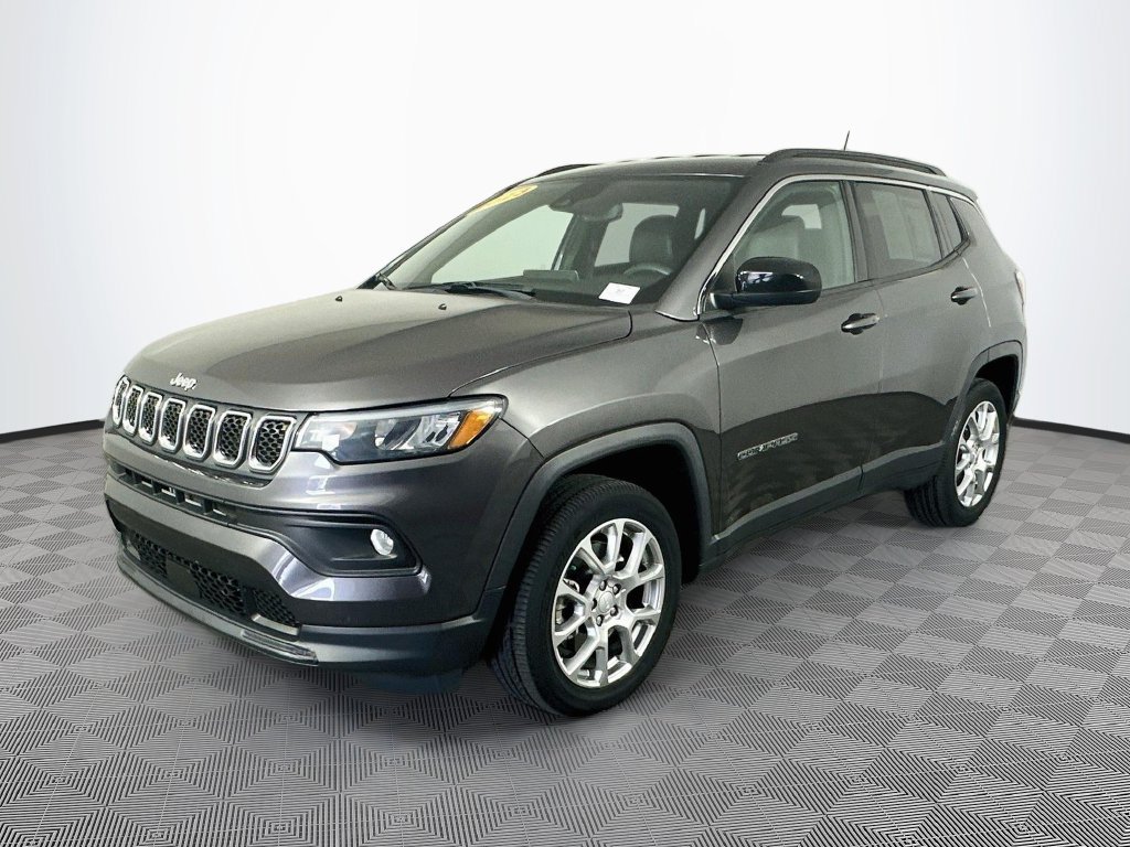 Used 2023 Jeep Compass Latitude AWD/4WD image 5