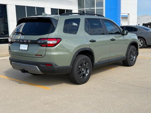 New 2026 Honda Pilot TrailSport image 3