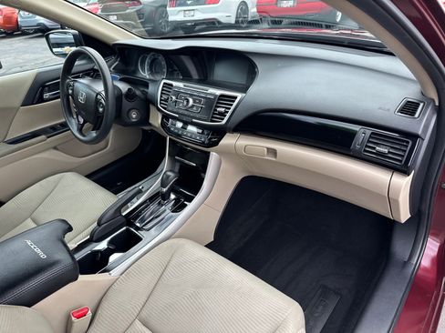 Used 2017 Honda Accord LX image 17