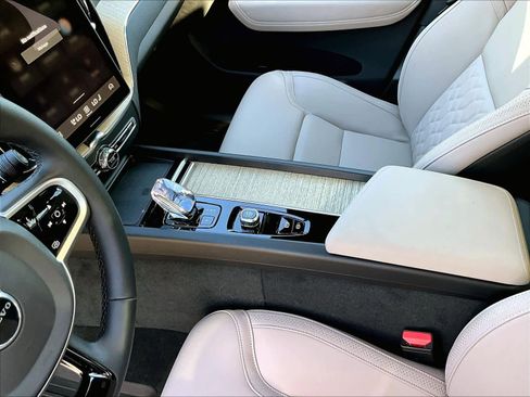 Used 2026 Volvo XC60 B5 Plus w/ Climate Package image 19