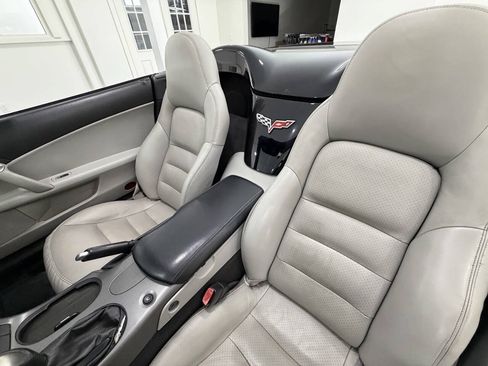 Used 2006 Chevrolet Corvette Convertible RWD image 18