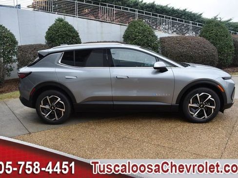 New 2026 Chevrolet Equinox EV LT image 12