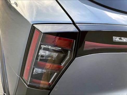 Certified 2025 Nissan Kicks SR image 22