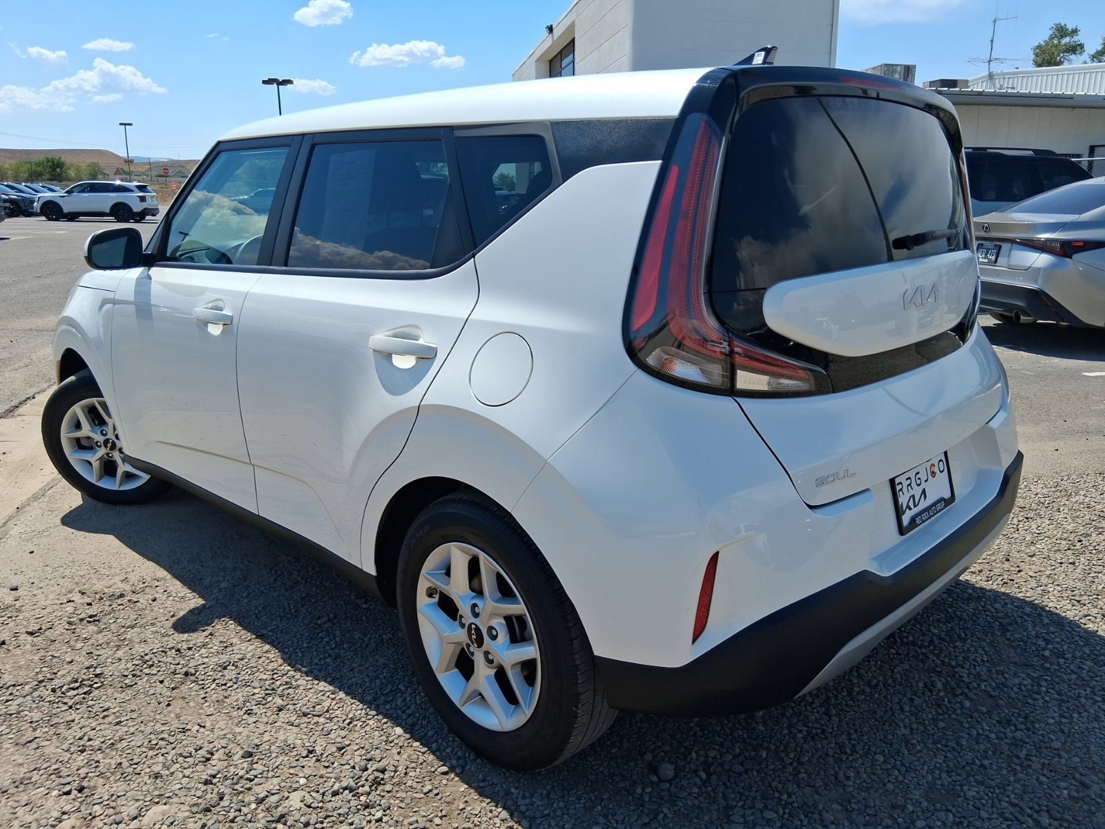 Used 2024 Kia Soul LX w/ Option Group 015 FWD image 3