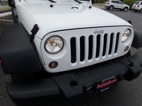 Used 2015 Jeep Wrangler Sport AWD/4WD image 26