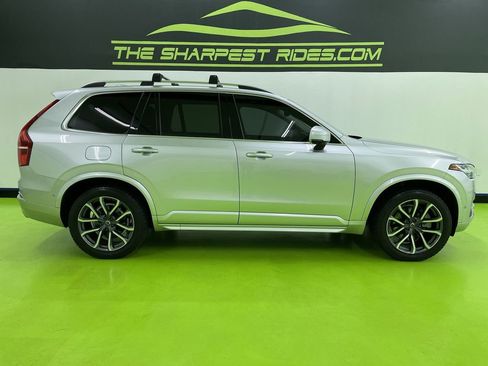 Used 2018 Volvo XC90 T6 Momentum w/ Convenience Package AWD/4WD image 11