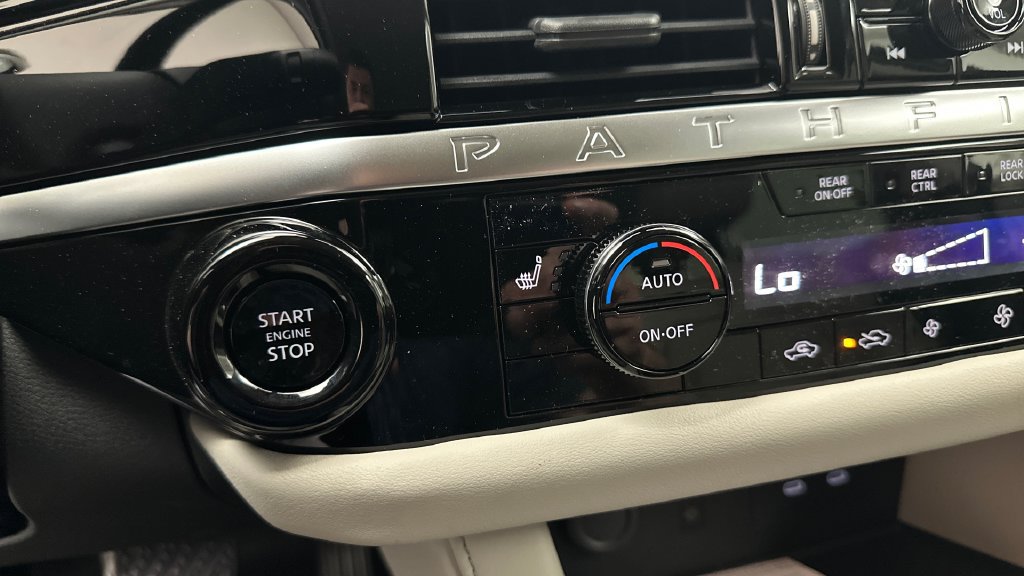 New 2026 Nissan Pathfinder SL AWD/4WD image 17
