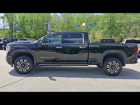 Used 2024 GMC Sierra 2500 Denali w/ Denali Reserve Package AWD/4WD image 5