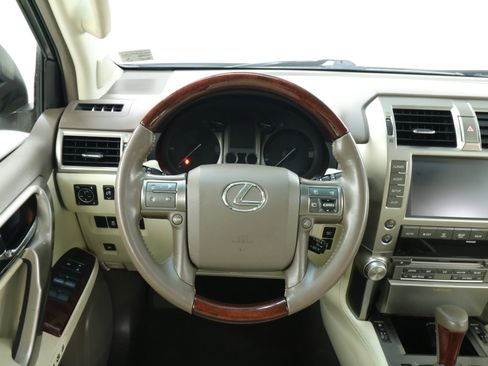 Used 2013 Lexus GX 460 image 10