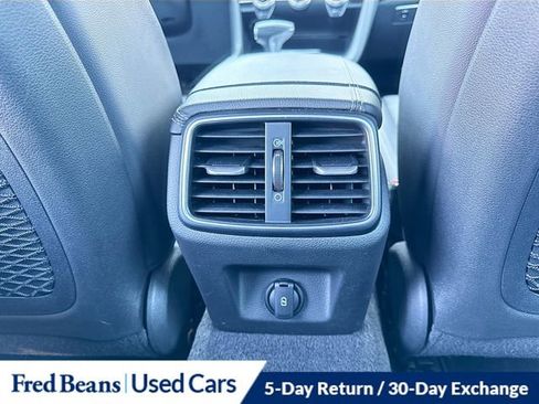 Used 2021 Genesis G70 2.0T image 27