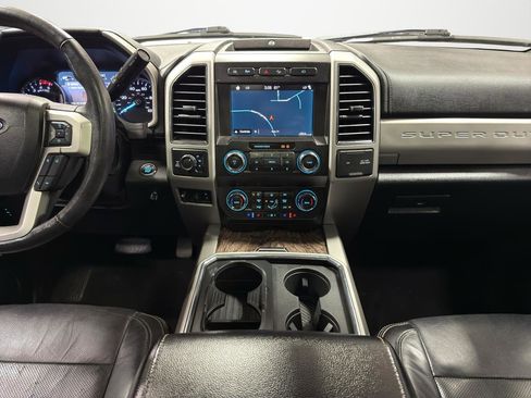 Used 2019 Ford F250 Lariat w/ Lariat Ultimate Package image 21