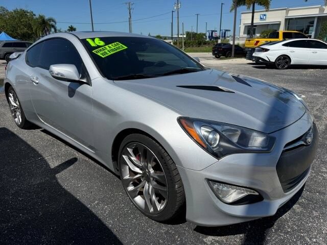 Used 2016 Hyundai Genesis Coupe 3.8 RWD image 1