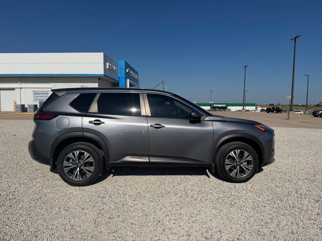 Used 2023 Nissan Rogue SV AWD/4WD image 2