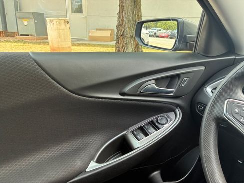 Used 2021 Chevrolet Malibu LS FWD image 32