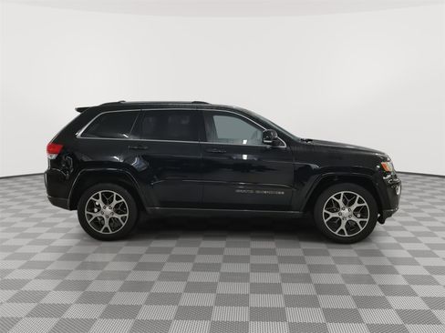 Used 2018 Jeep Grand Cherokee Limited AWD/4WD image 30