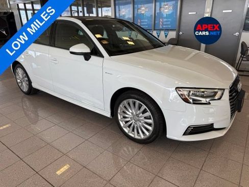 Used 2018 Audi A3 e-tron Premium FWD image 1