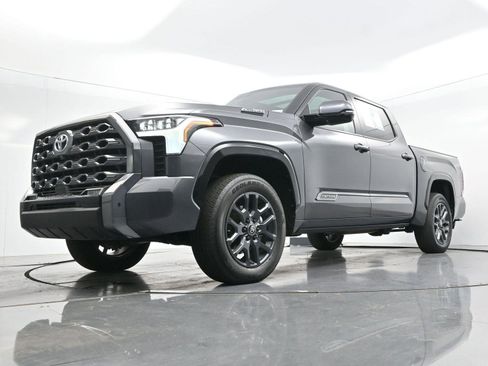 Used 2025 Toyota Tundra Platinum AWD/4WD image 46