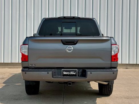 Used 2018 Nissan Titan SV w/ SV Convenience Package AWD/4WD image 5