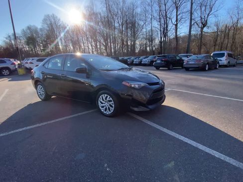 Used 2018 Toyota Corolla LE image 8