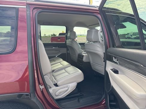 Used 2022 Jeep Wagoneer Series II AWD/4WD image 18