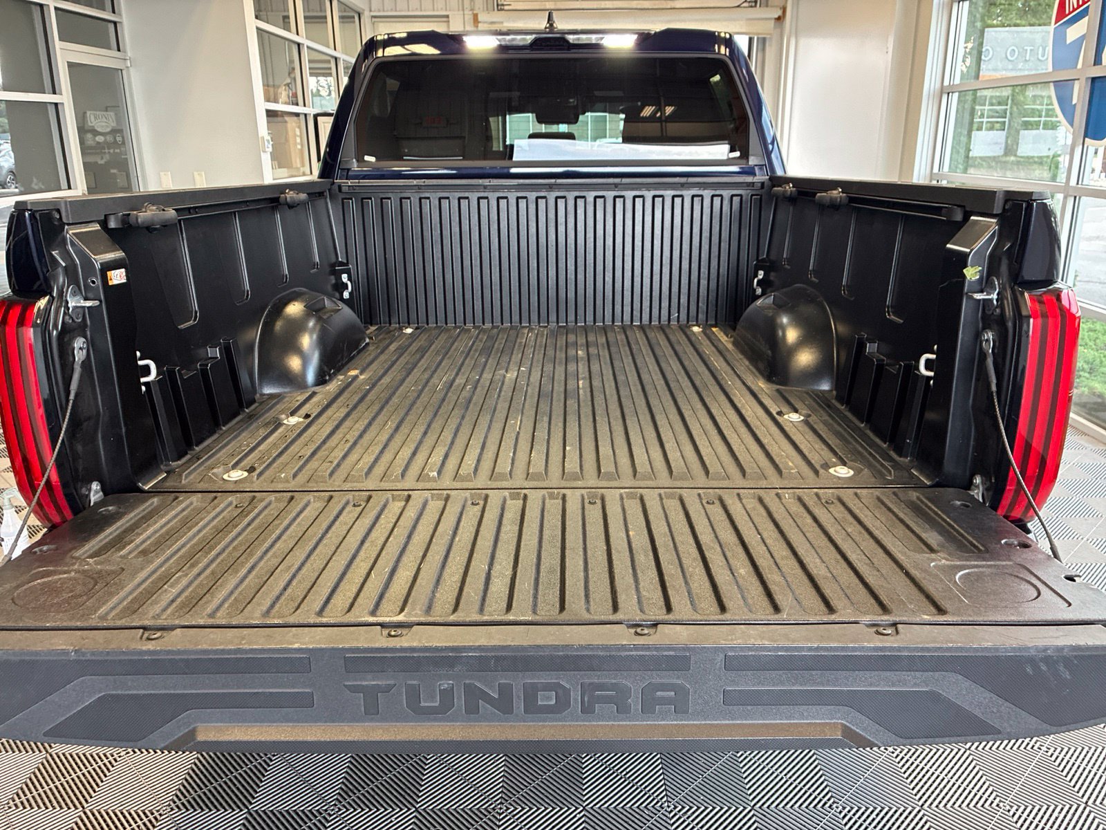 Used 2026 Toyota Tundra Limited AWD/4WD image 11