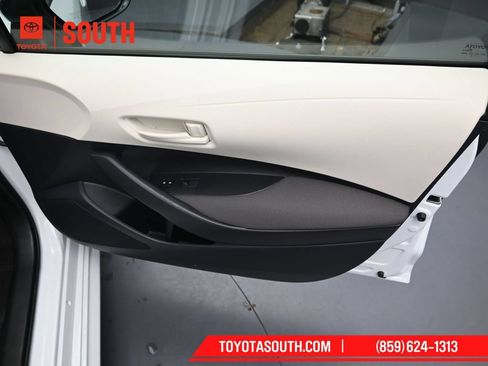 Used 2026 Toyota Corolla LE FWD image 30