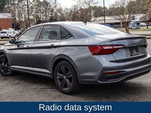 Used 2023 Volkswagen Jetta SE w/ Panoramic Sunroof Package image 5