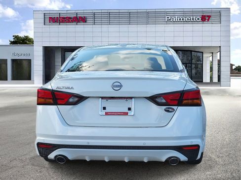 Used 2025 Nissan Altima 2.5 SV w/ SV Premium Package image 5