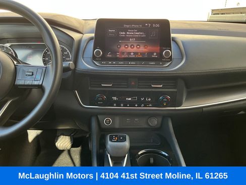 Used 2023 Nissan Rogue SV AWD/4WD image 4