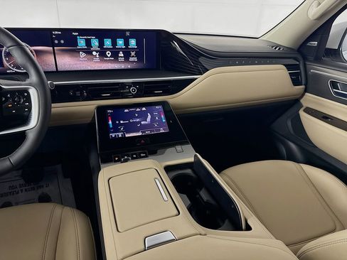 Certified 2026 INFINITI QX80 Pure w/ Cargo Package AWD/4WD image 30