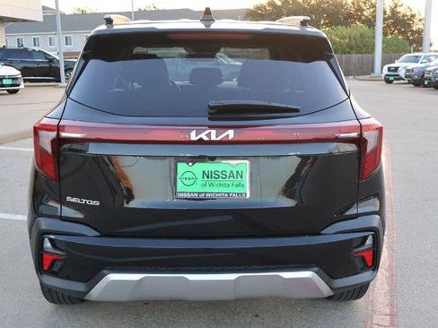 Used 2025 Kia Seltos S FWD image 7