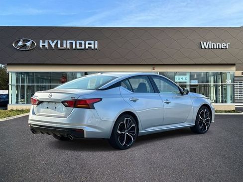 Used 2024 Nissan Altima 2.5 SR FWD image 4