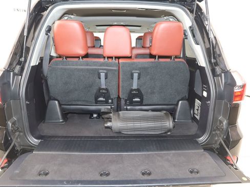 Used 2020 Lexus LX 570 4WD w/ Luxury Package image 50