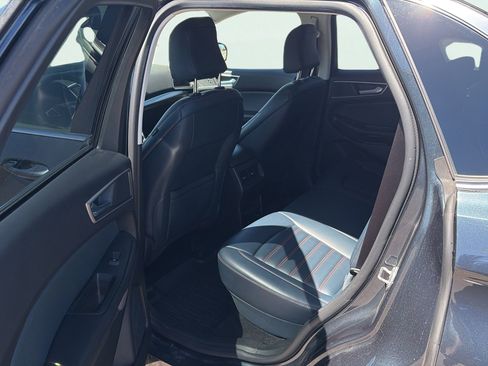 Certified 2022 Ford Edge SEL w/ Sport Appearance Package AWD/4WD image 13