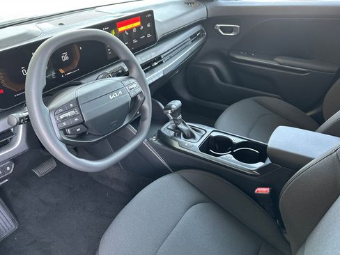 New 2026 Kia K4 LXS image 10
