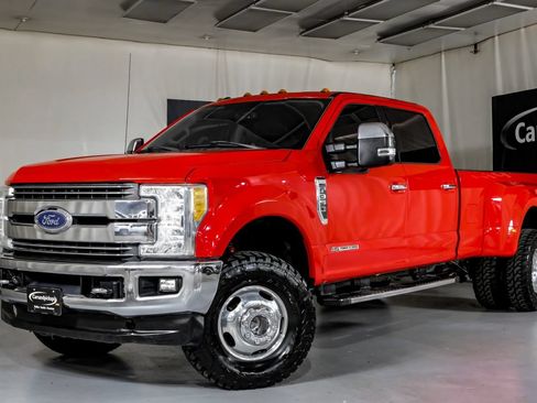 Used 2017 Ford F350 Lariat w/ Chrome Package AWD/4WD image 4
