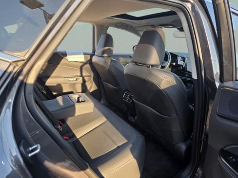 Used 2025 Lexus NX 250 NX 250 Premium w/ Towing Package (2000 Lbs) image 22