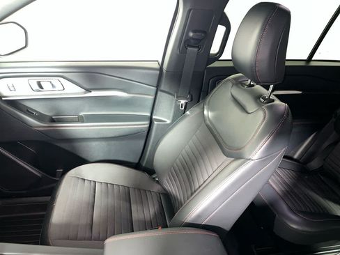 Used 2025 Ford Explorer ST-Line AWD/4WD image 27