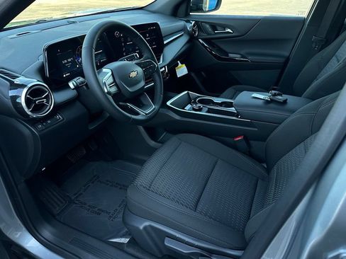 New 2027 Chevrolet Equinox LT w/ Safety and Technology Package FWD image 10