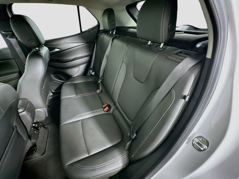 Used 2024 Buick Encore GX Sport Touring FWD image 27