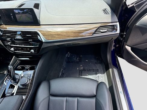 Used 2018 BMW 530e RWD image 18