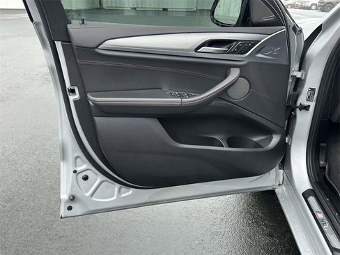 Used 2019 BMW X4 M40i w/ Executive Package image 5