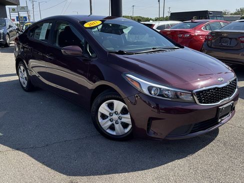 Used 2017 Kia Forte LX FWD image 2