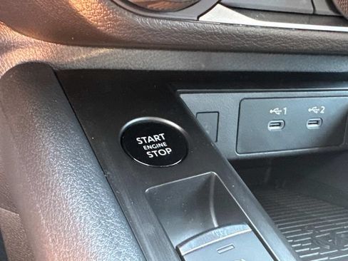 Used 2025 Nissan Kicks SV FWD image 31