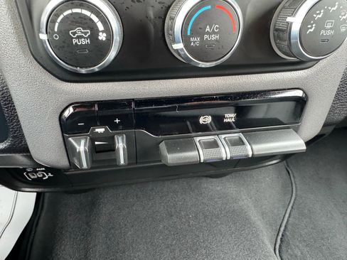 Used 2024 RAM 2500 Big Horn image 9