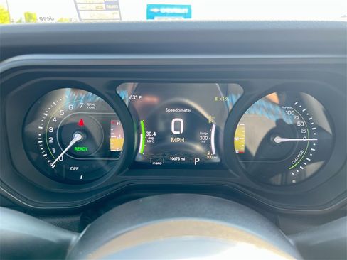 Used 2024 Jeep Wrangler High Altitude image 11