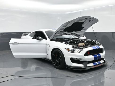Used 2017 Ford Mustang Shelby GT350R w/ GT350R Equipment Group 920A RWD image 65